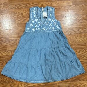 Ladies Sleeveless Dress